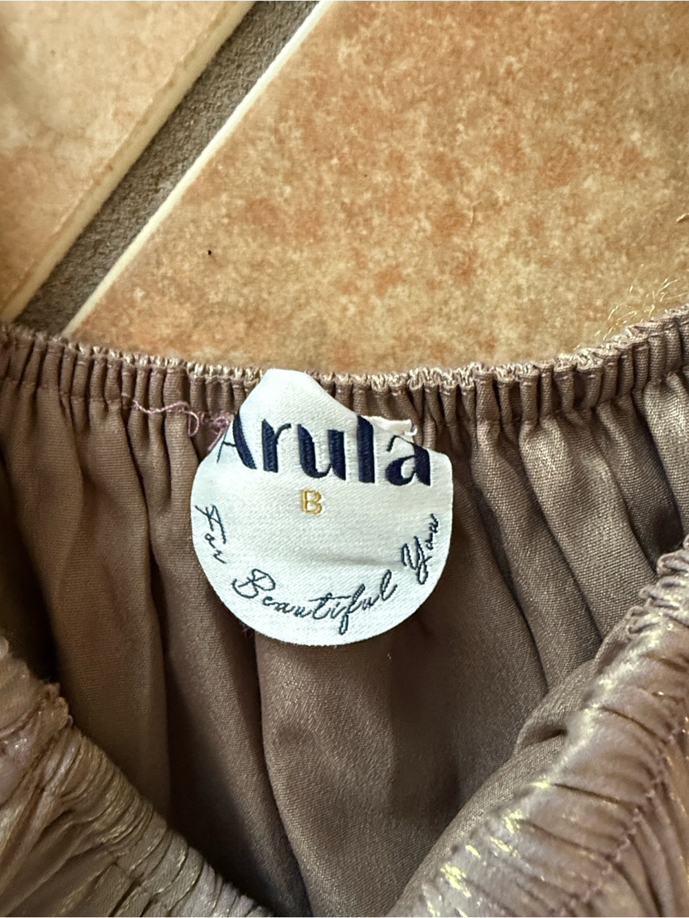 ARULA Shimmery Lilac and Gold Puff-Sleeve Party Dress - Picture 2 of 4
